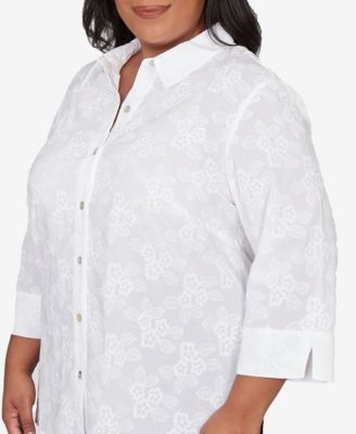 Plus Size Classic Collared Flower Embroidered Top