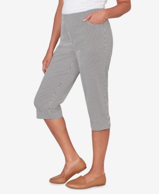 Plus Size Classic Stretch Stripe Clamdigger Capri Pants