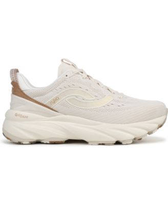 Women's Distance LX Round Toe Sneakers