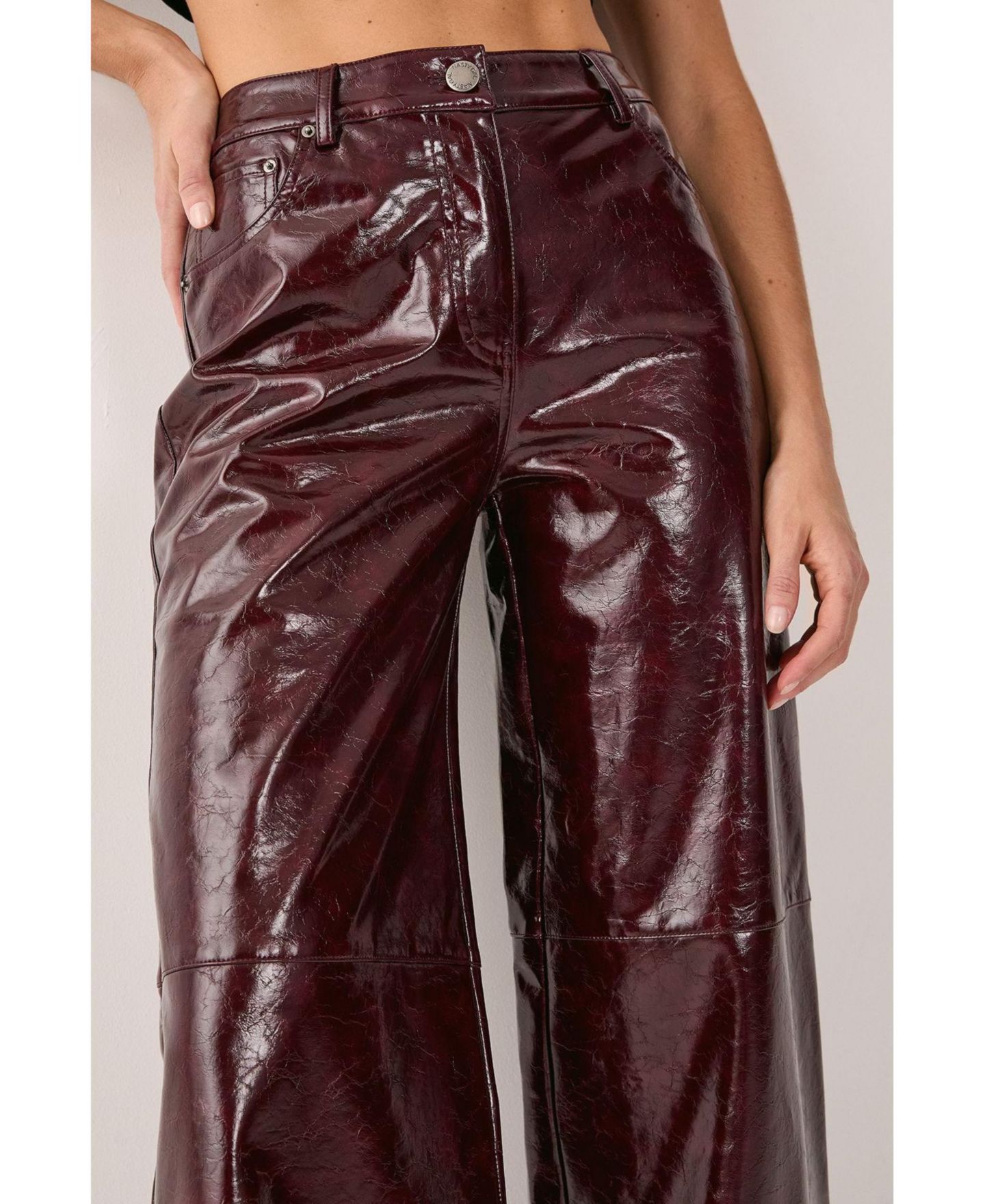 Женские брюки Nasty Gal High Shine Faux Leather Slouch, цвет: Бордовый — фото 3