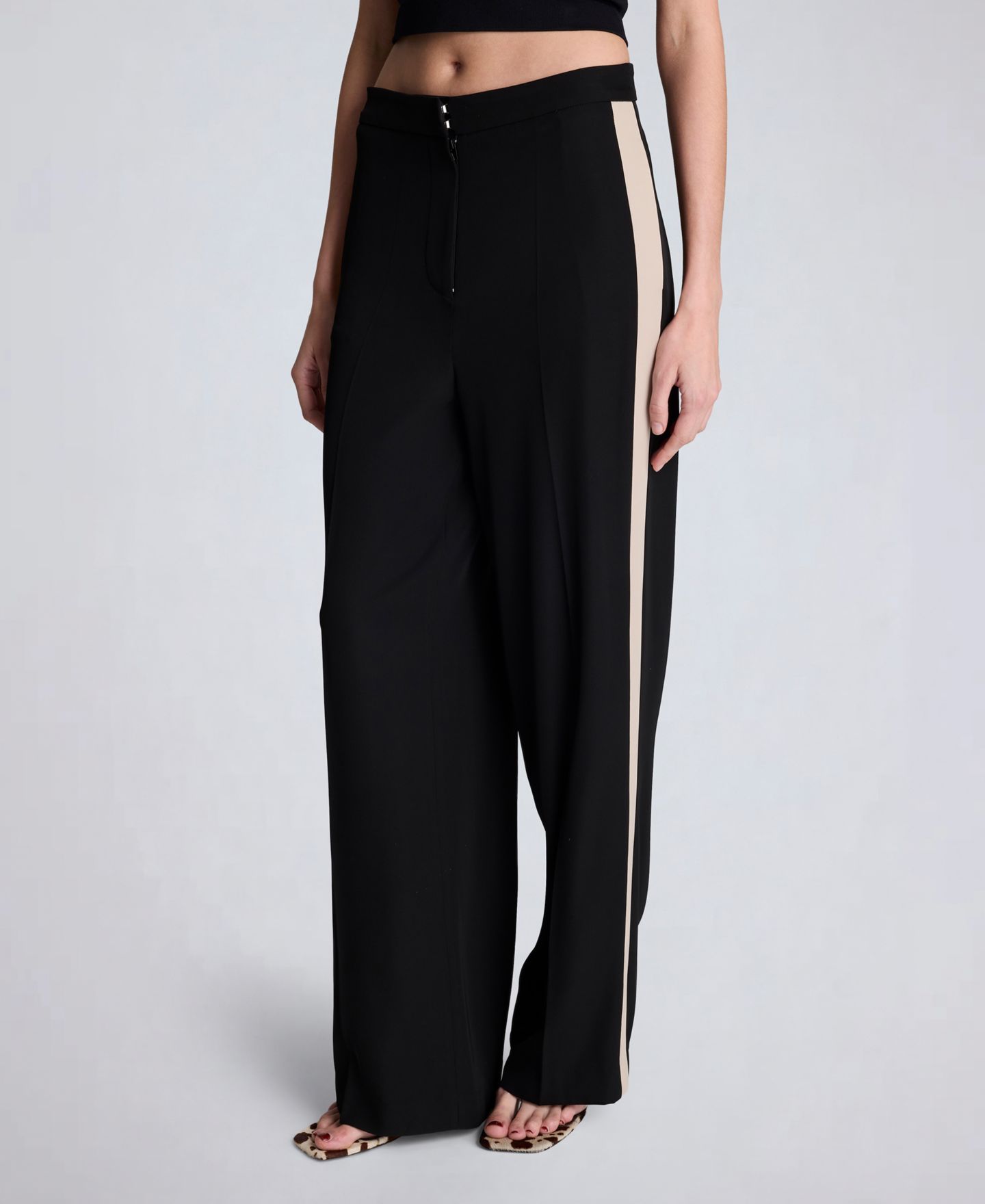 Женские брюки Kenneth Cole High Rise Side Stripe, цвет: Чёрный — фото 9