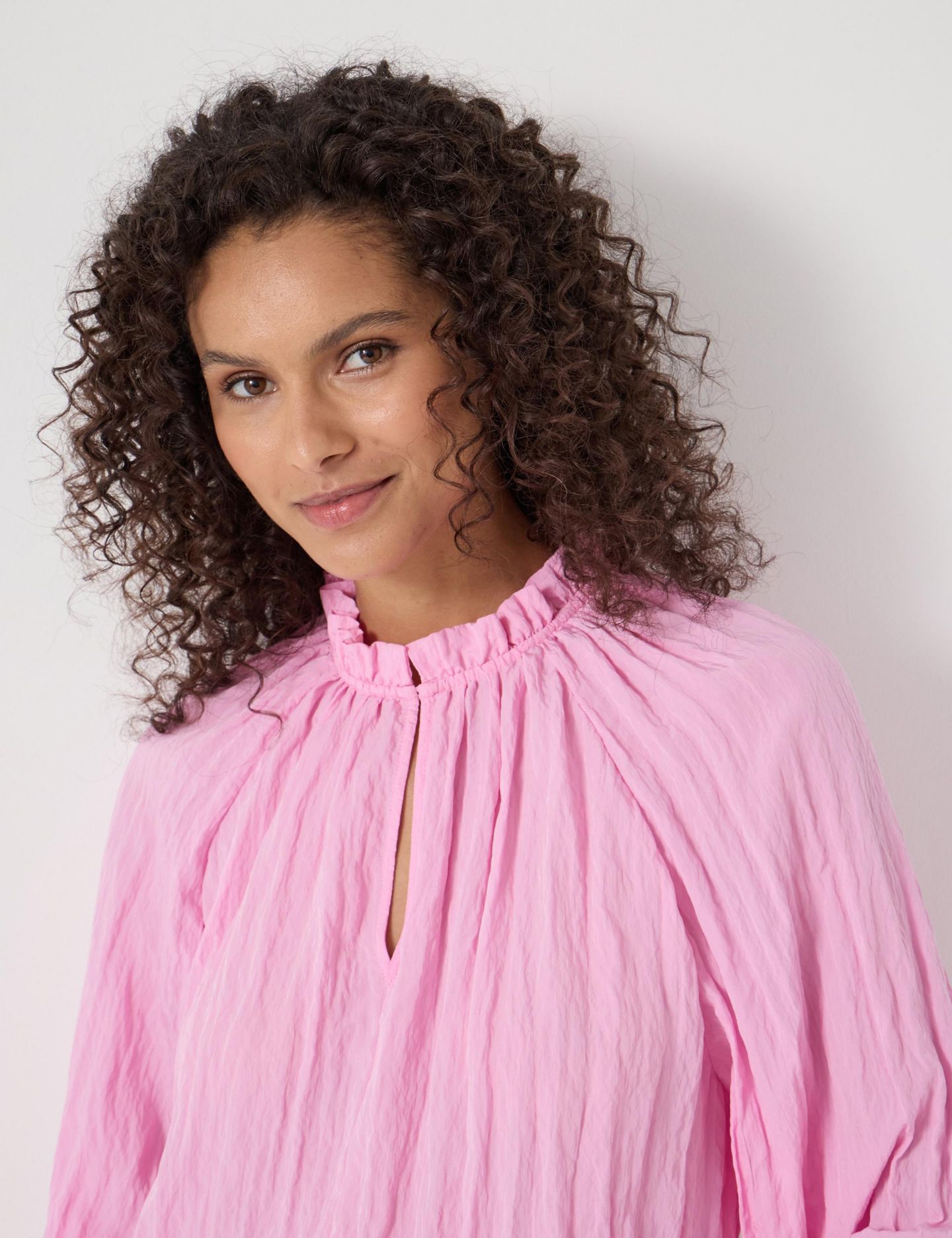 Женская блузка Hush Ruffled Long Sleeve, цвет: Розовый — фото 4