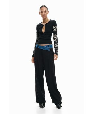 Women's T-shirt opening lettering