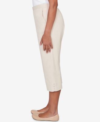 Petite Classic Solid Twill Button Hem Capri Pants