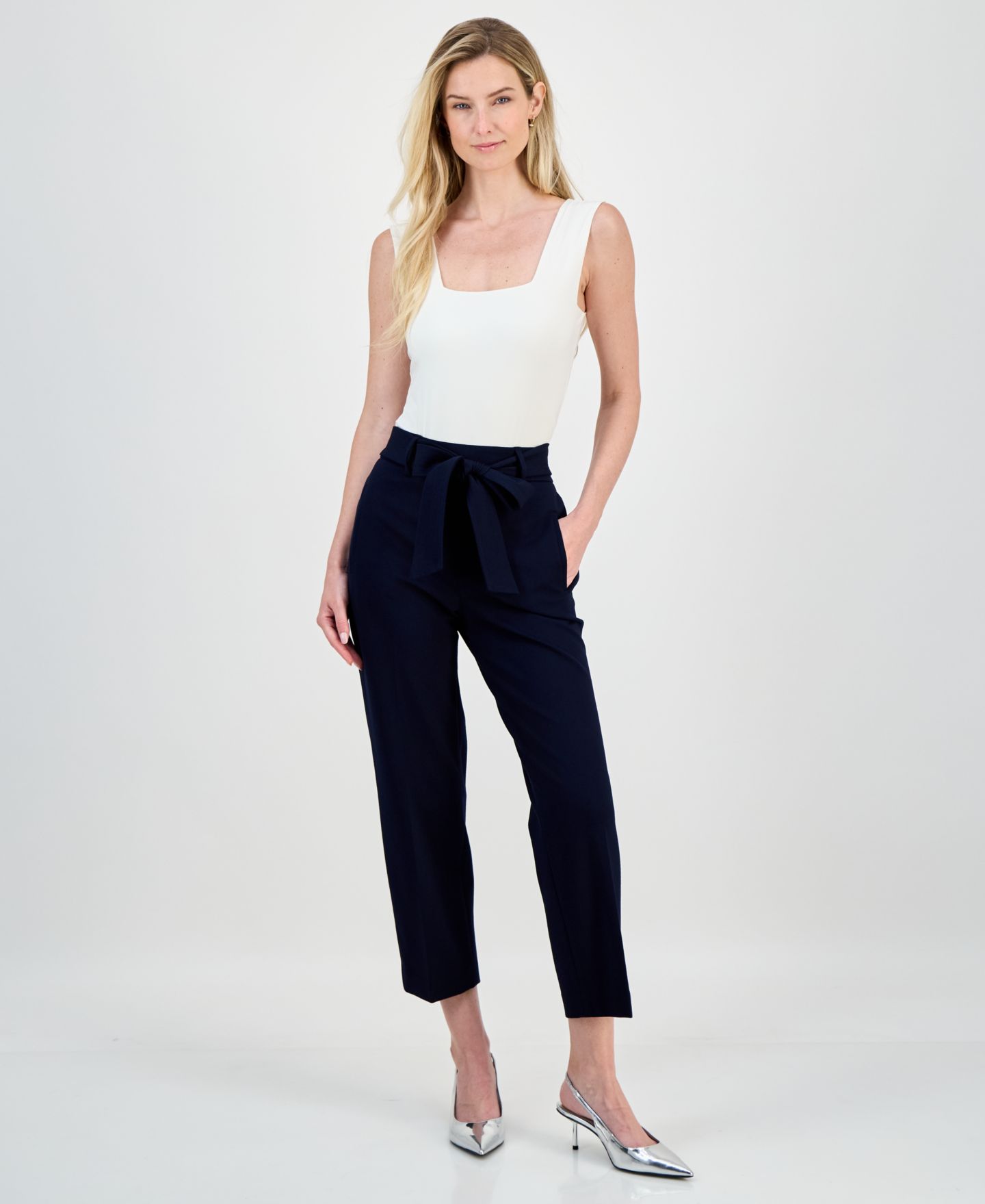 Женские брюки Bar III Compression Tie-Front Capris, цвет: Тёмно-синий — фото 1