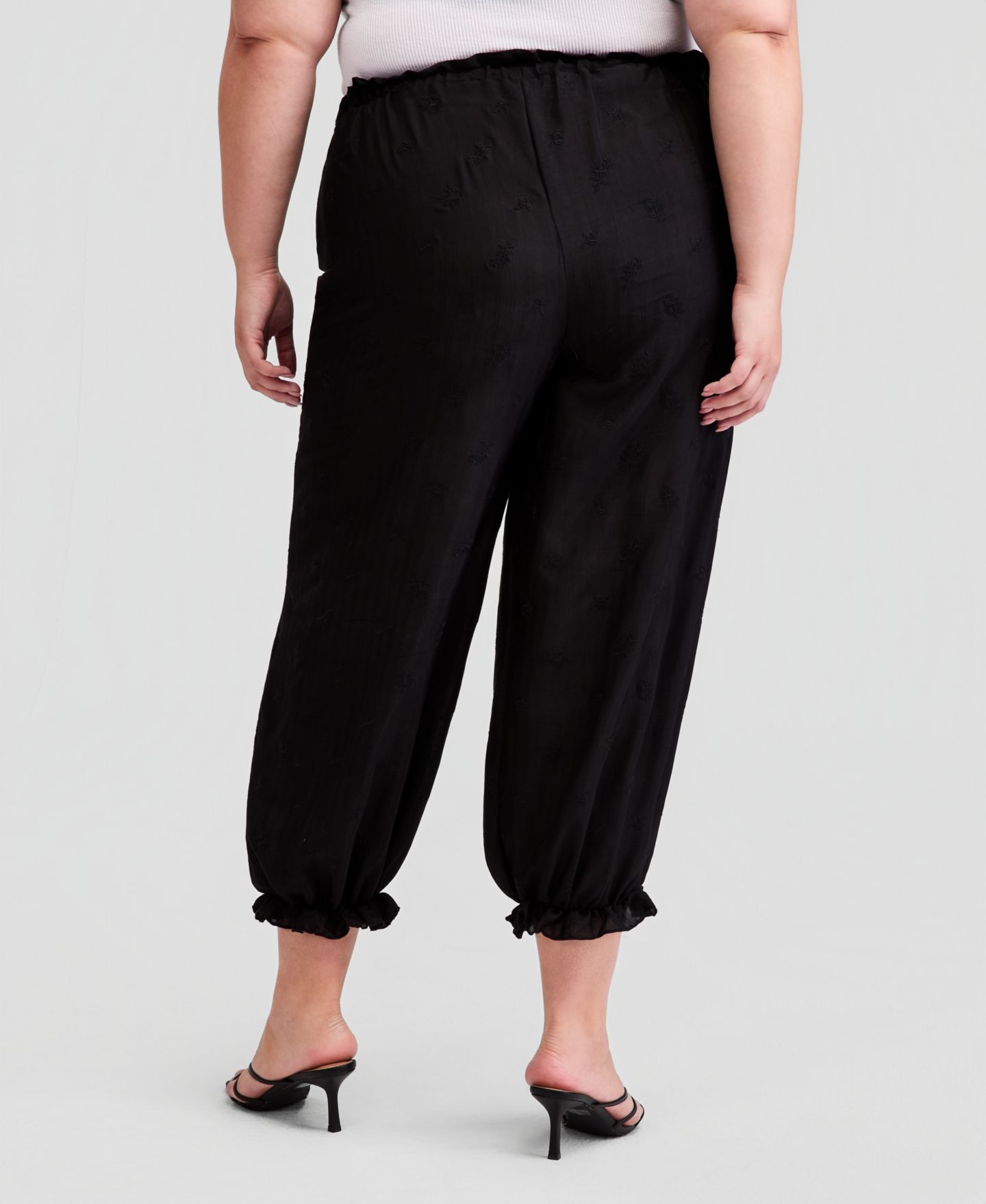 Женские брюки And Now This Trendy Plus Size Embroidered Balloon-Leg, цвет: Чёрный — фото 4
