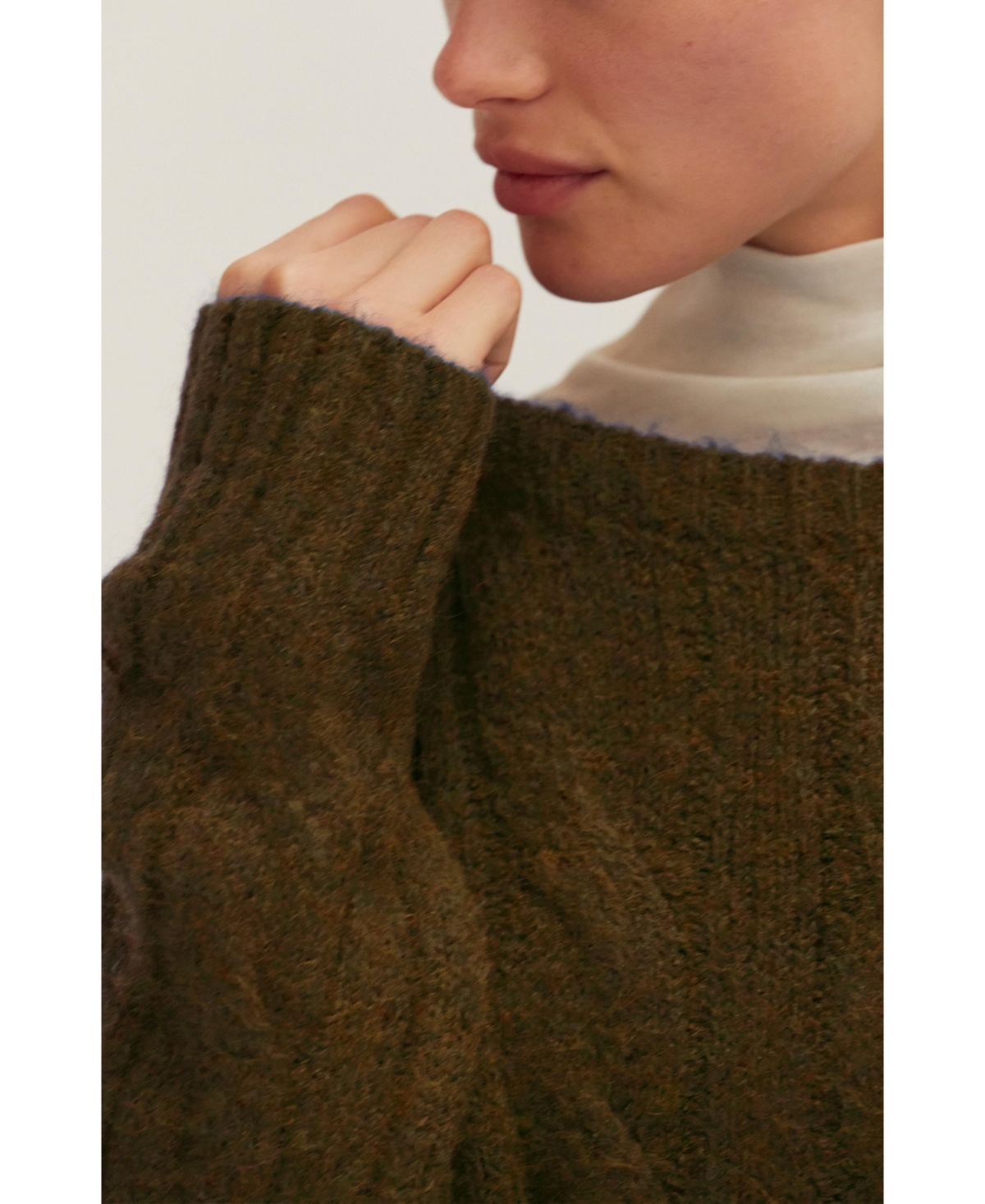 Crescent Women's Carol Cable Knit Sweater