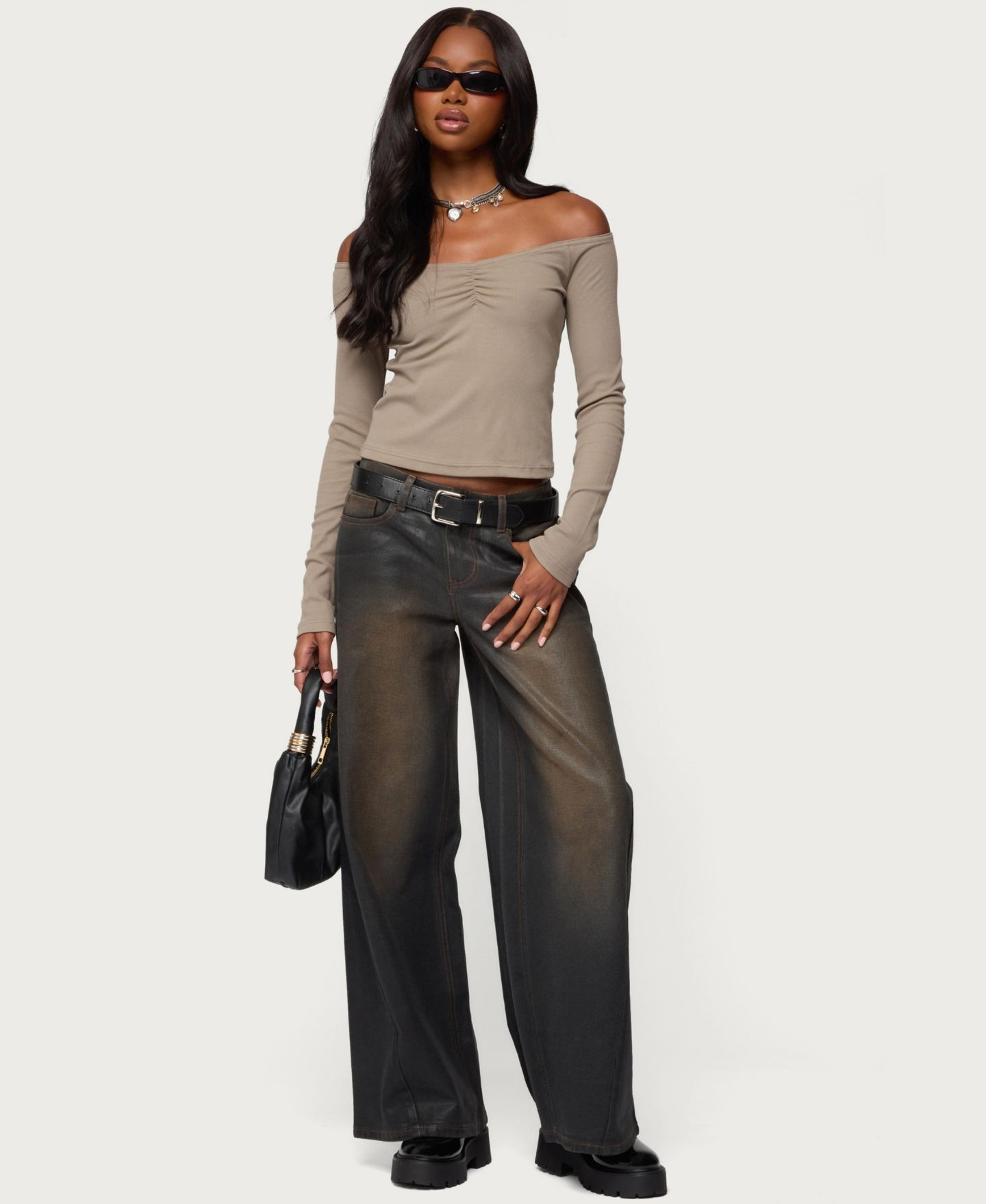 Женский топ Edikted Cambria Ribbed Off Shoulder, цвет: Серо-коричневый — фото 5