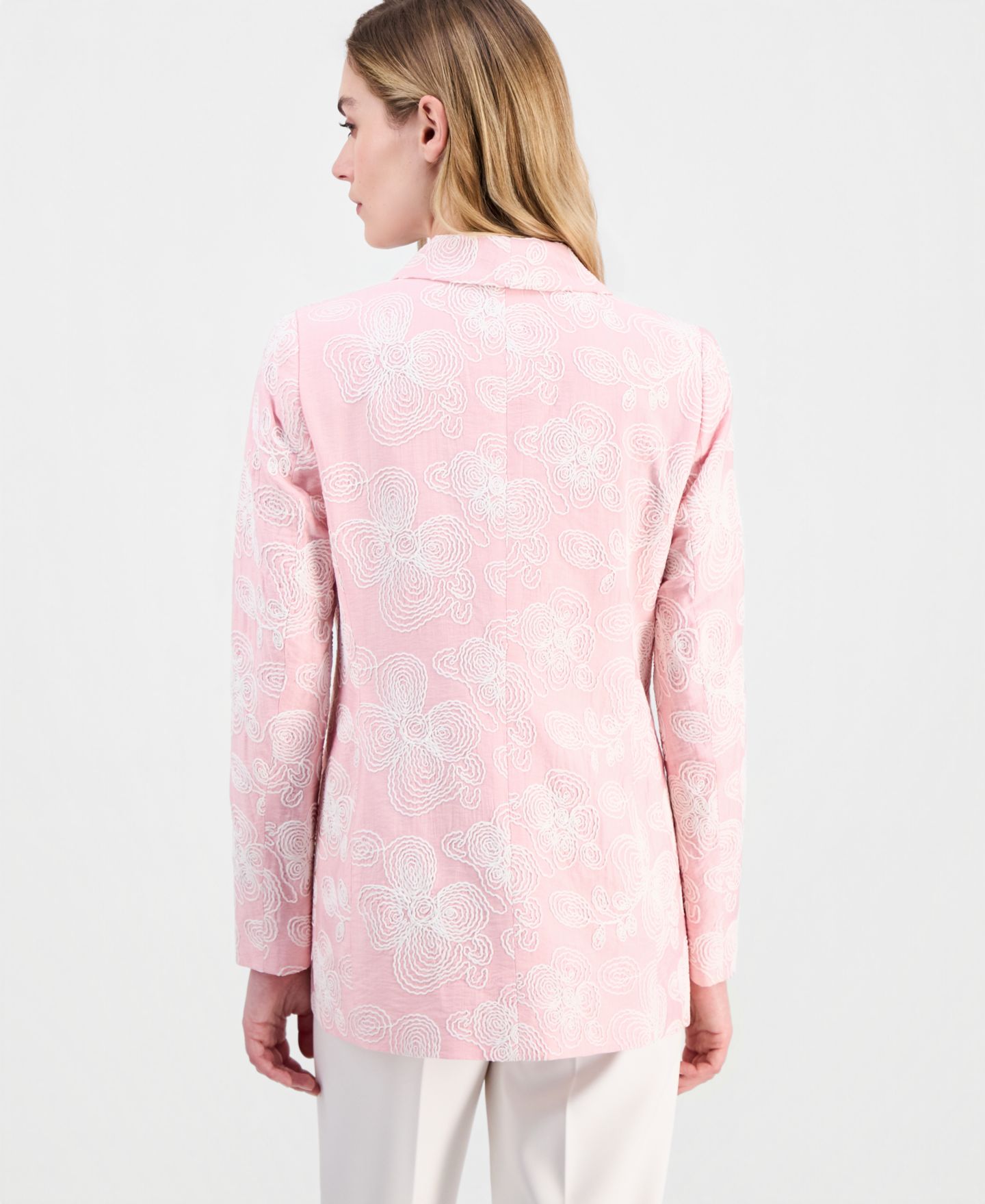 Женский пиджак Anne Klein Embroidered Shawl-Collar Open-Front Blazer, Regular & Petite, цвет: Розовый облачный — фото 4