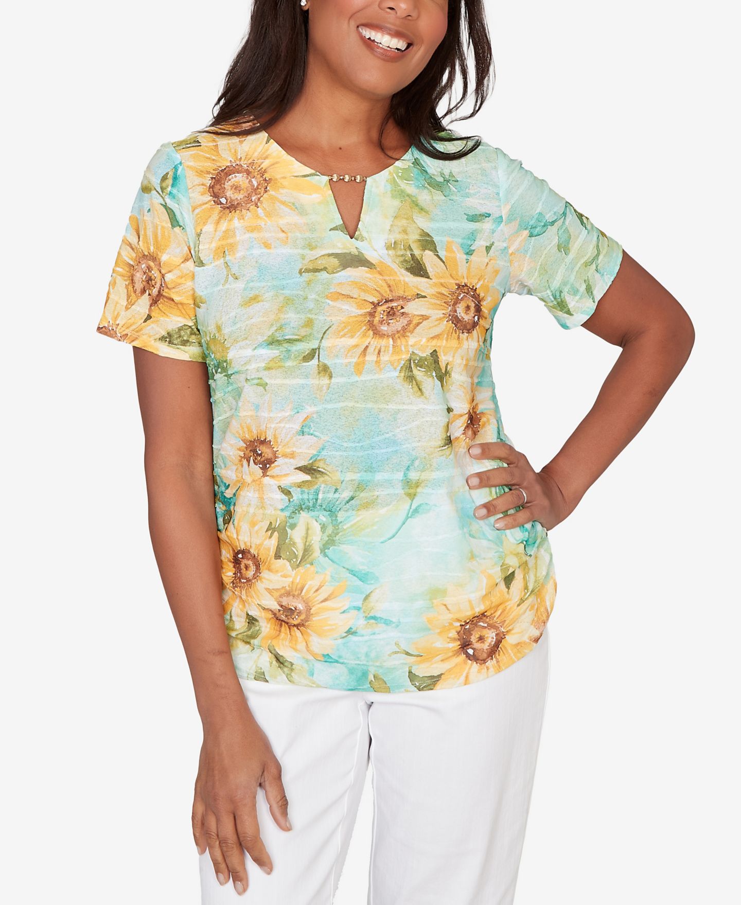 Женский топ Alfred Dunner Petite Sunflower Split Neck Side Ruched, цвет: Разноцветный жёлтый — фото 1