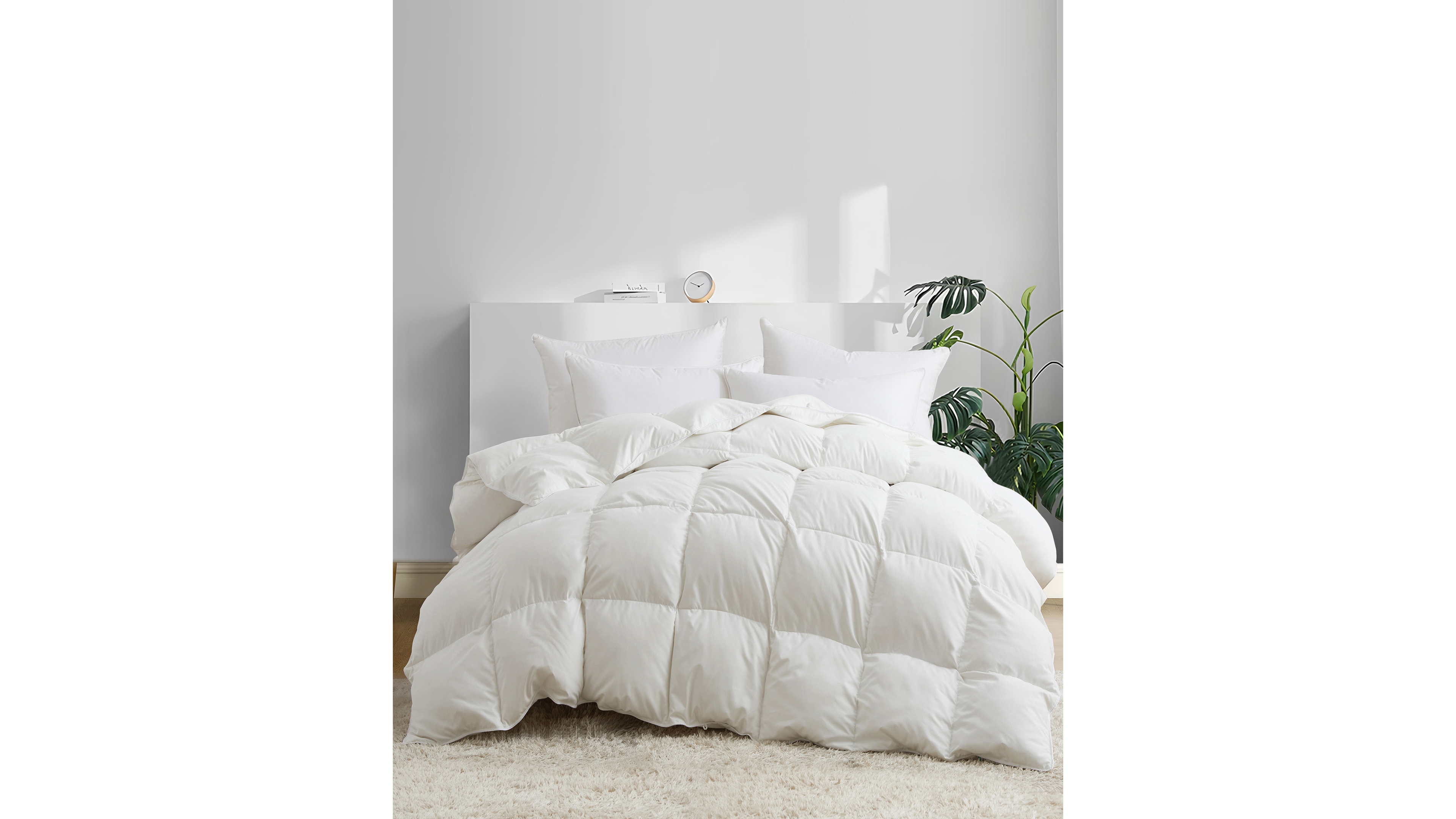 Unikome Heavyweight Goose Down Feather Comforter, Full/Queen