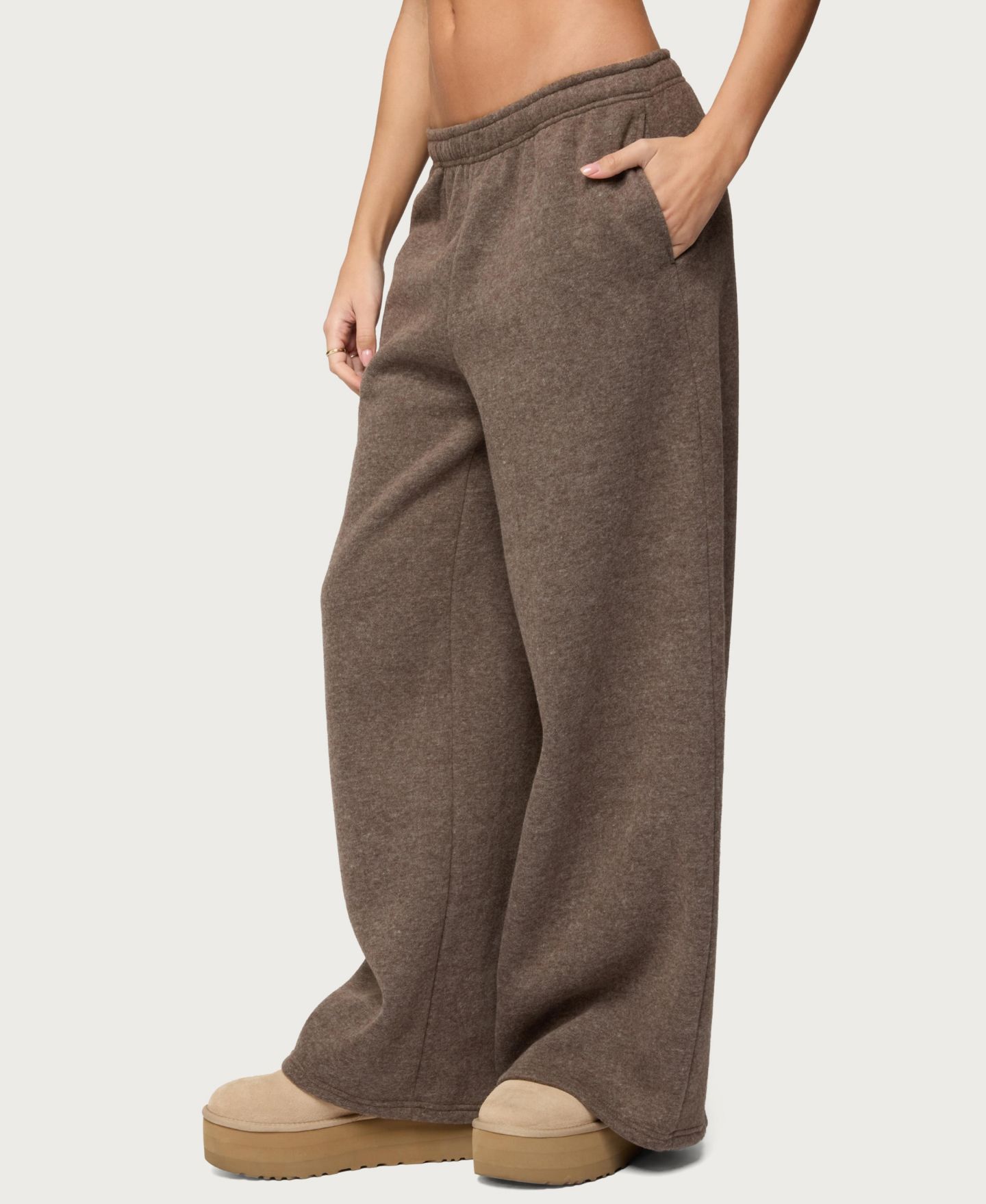 Женские брюки Edikted Laulie Straight Leg Sweatpants, цвет: Коричневый — фото 4