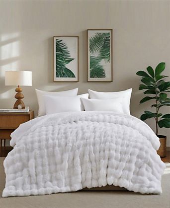 Fluffy and Plush Down Alternative Comforter