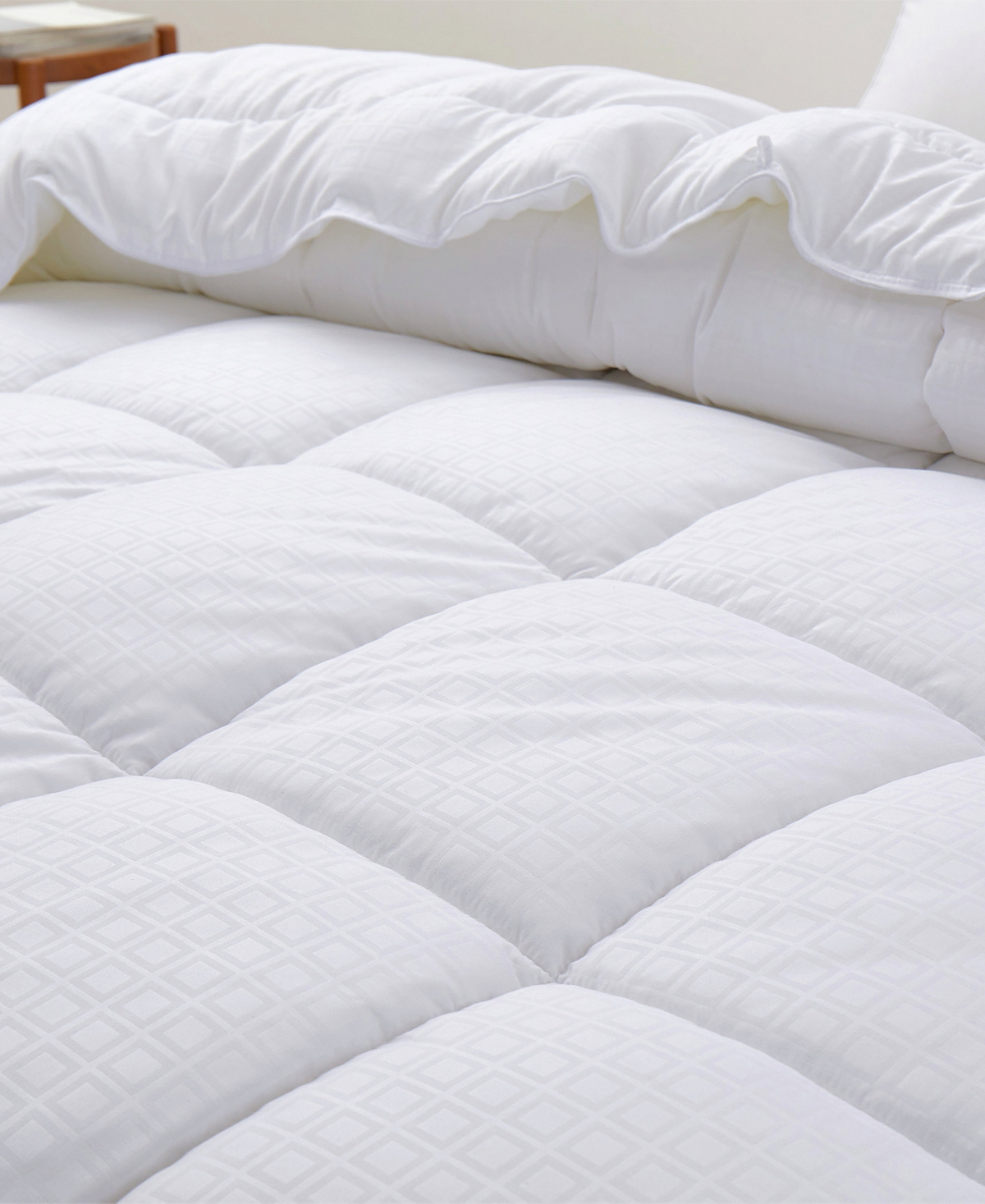 Unikome Hotel Quality Down Alternative Comforter