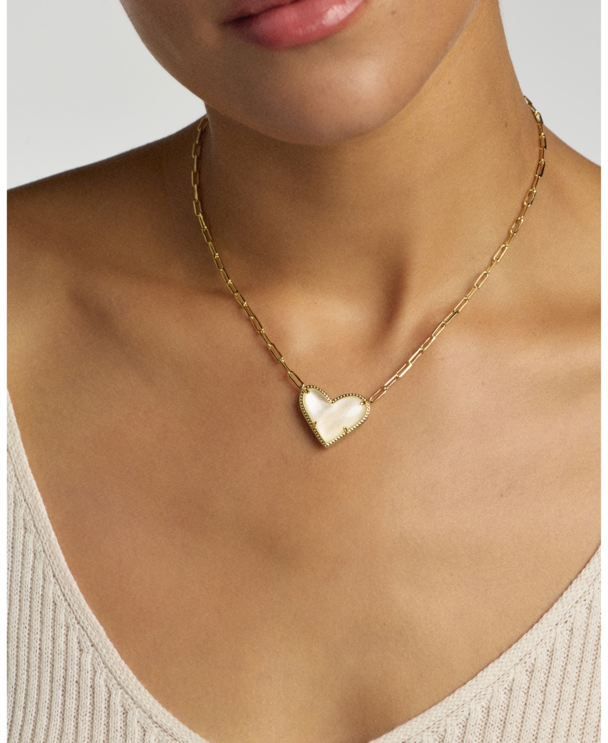 Kendra Scott Imitation Pearl Ari Heart Statement Short Pendant Necklace
