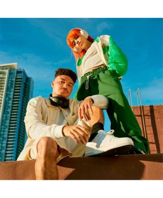 QuietComfort Wireless Noise Cancelling Over-Ear Headphones With Power Bank