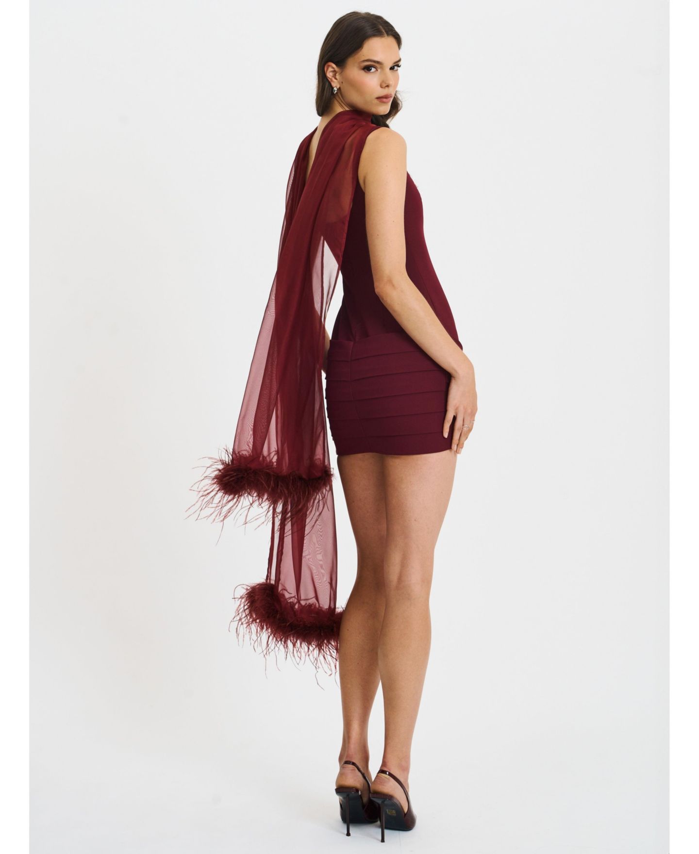 Женское платье Miss Circle Tori Wine Red Pleated Mini with Chiffon Scarf, цвет: Винный красный — фото 8