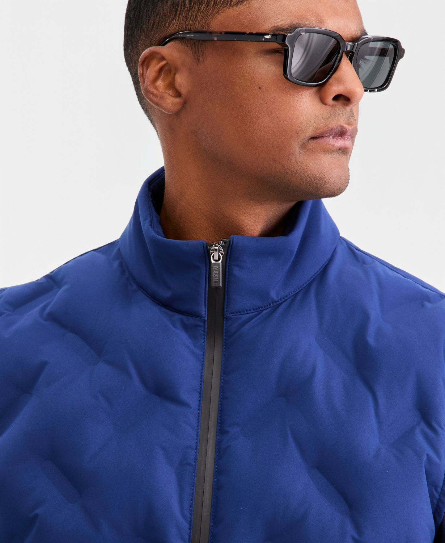 Мужской жилет Alfani Welded Alfatech Contrast-Trim Full-Zip Vest, цвет: Кедровый коричневый — фото 6