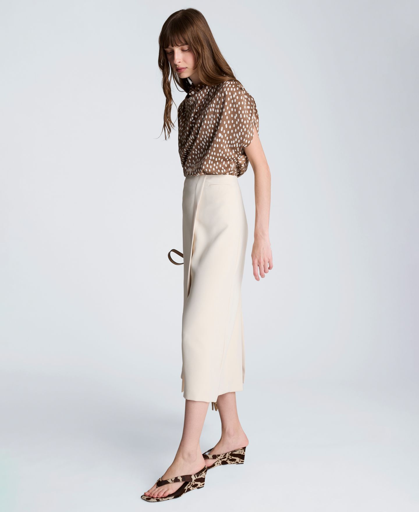 Женская юбка Kenneth Cole Faux Wrap Midi, цвет: Устричный — фото 2