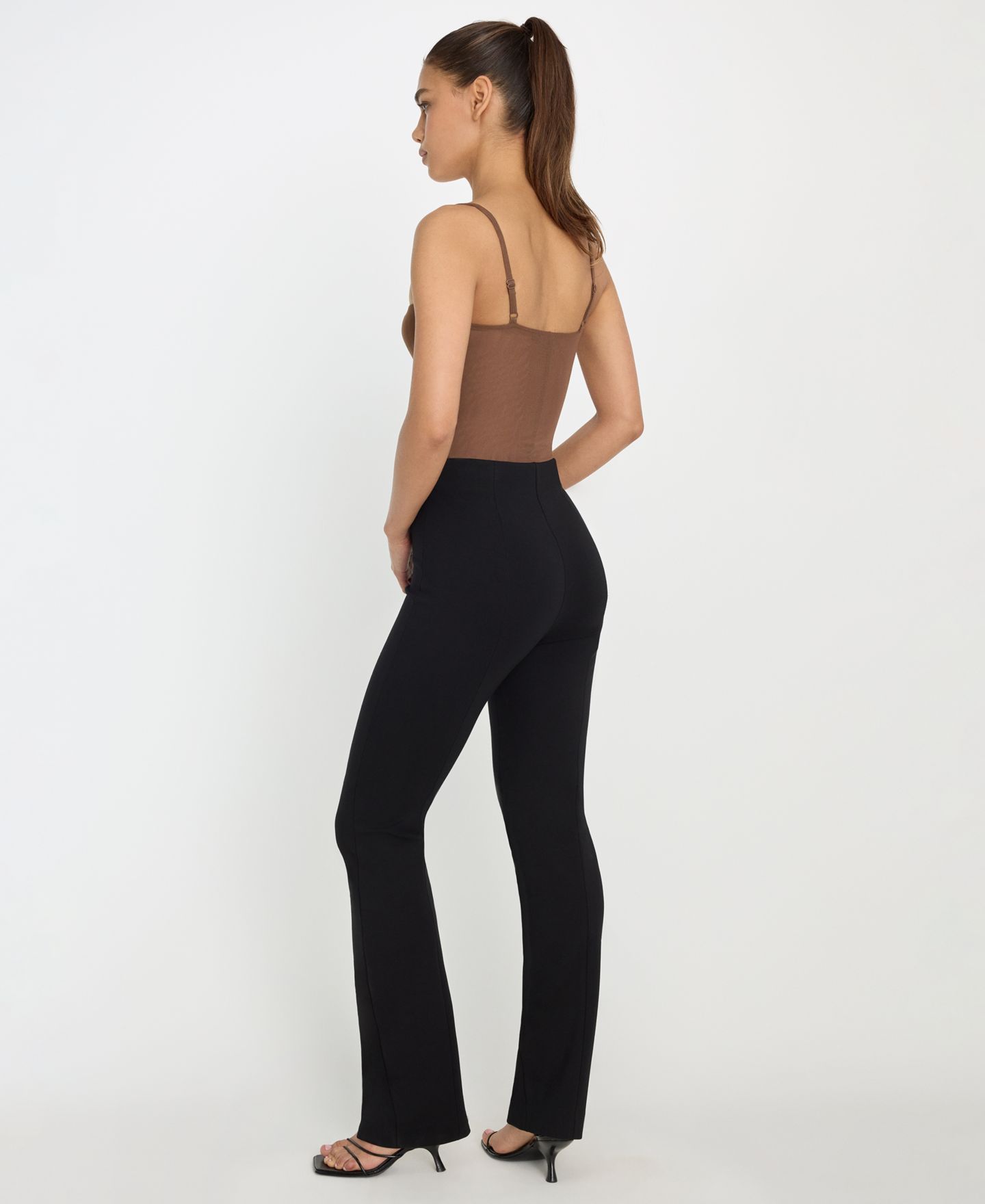 Женские брюки Good American Soft Stretch Slit Front, цвет: Чёрный — фото 4