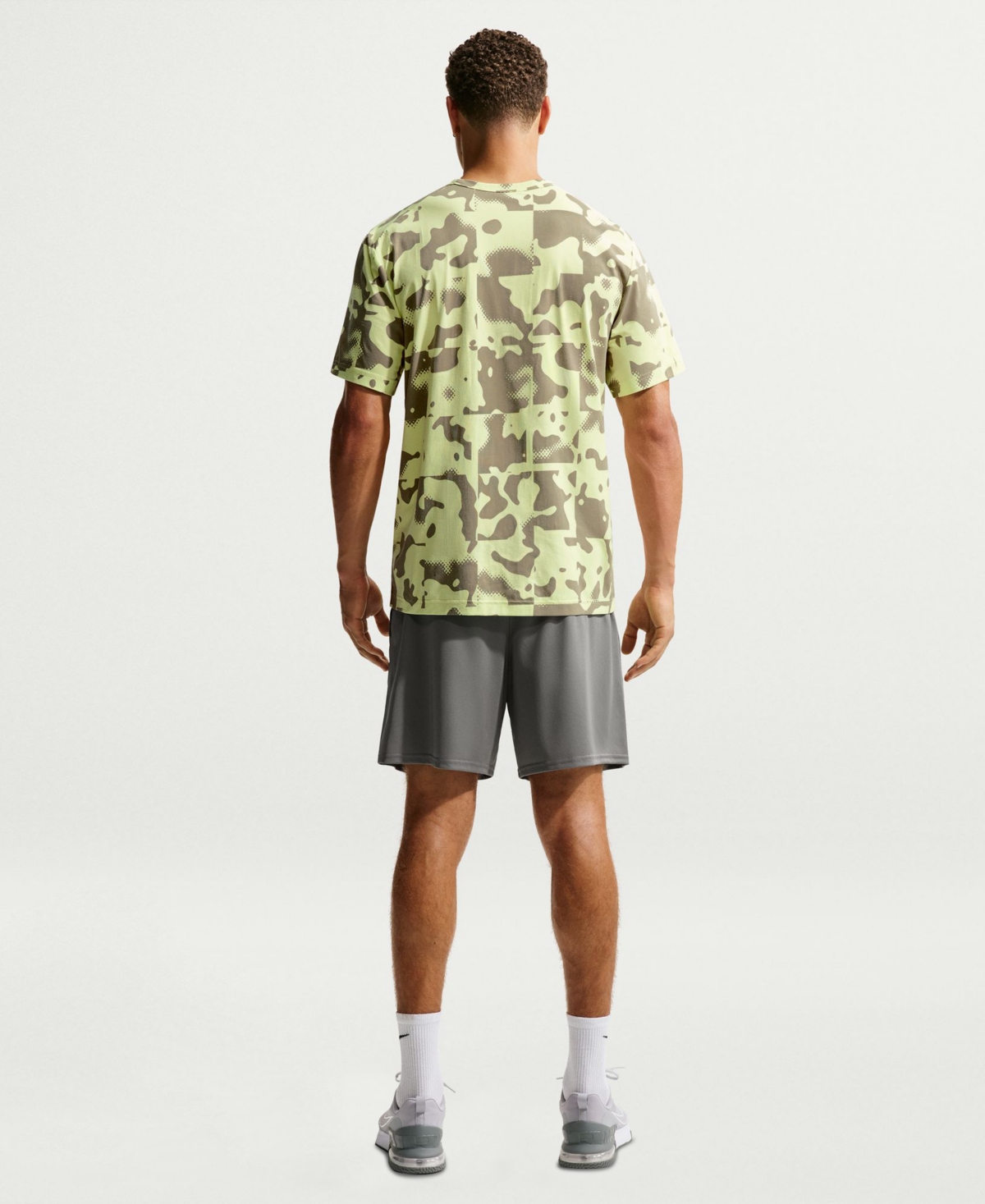 Nike Men's Hyverse Dri-fit Uv Short-Sleeve Training Crewneck T-Shirt