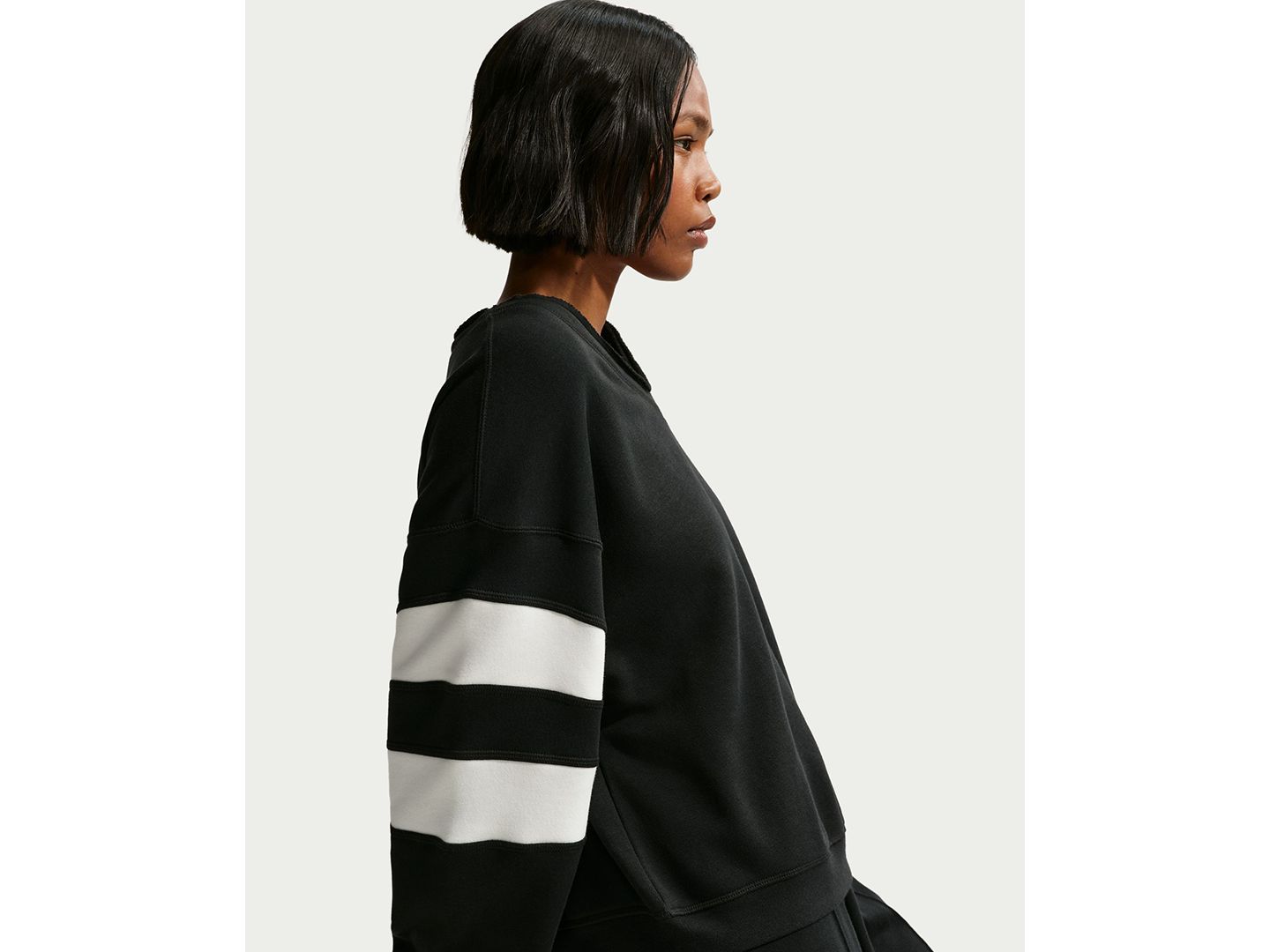 Женский свитшот Nike Sportswear Club Fleece Oversized V-Neck, цвет: Чёрный / Молочный — фото 3