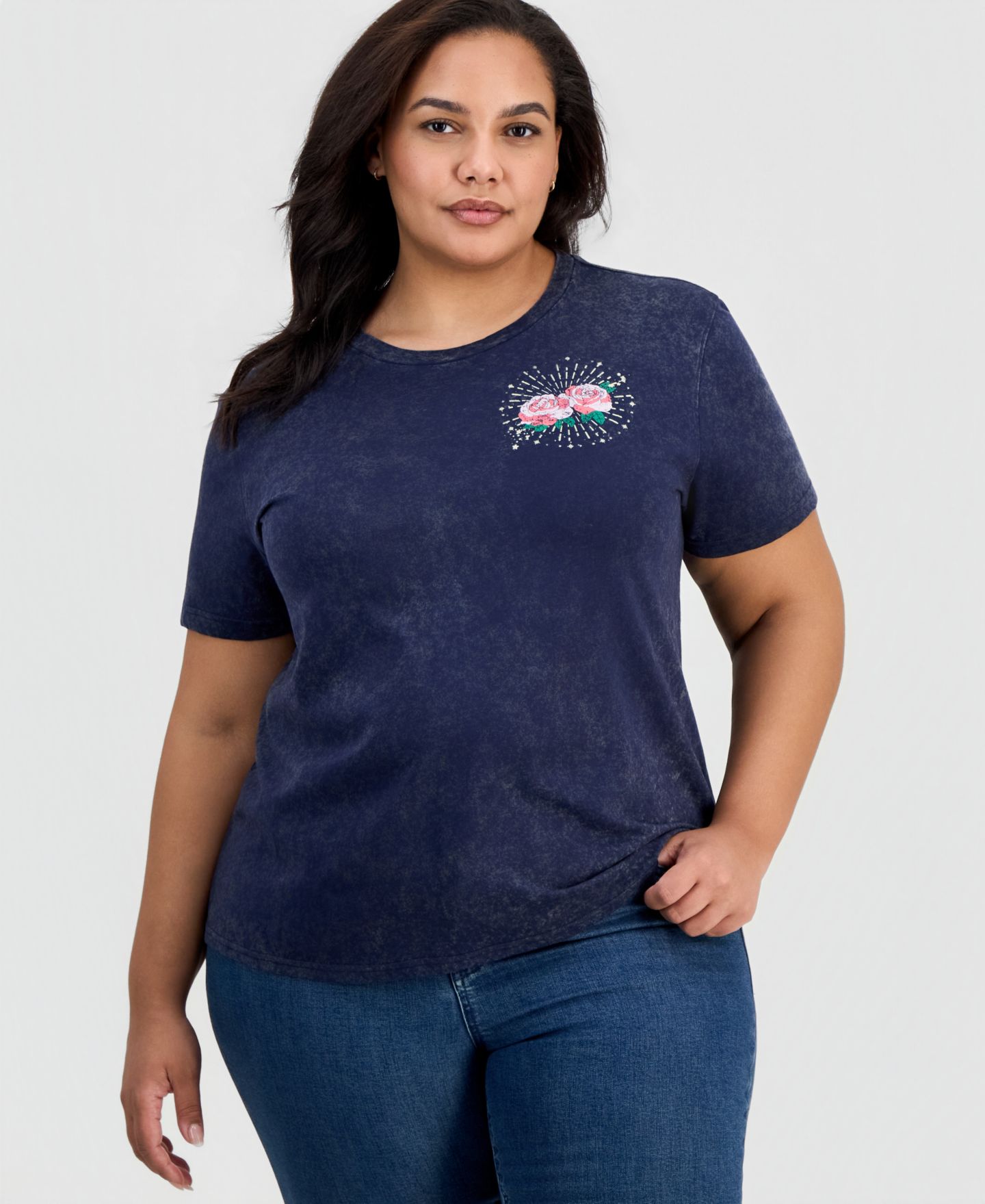 Женская футболка Rebellious One Trendy Plus Size Rose Graphic-Print Short-Sleeve T-Shirt, цвет: Тёмно-синий — фото 1