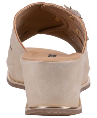 Women's Sarel Floral Round Toe Wedge Sandals