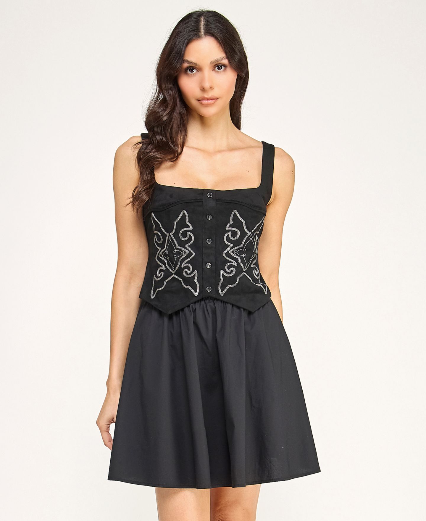 Женский жилет SENI & CADE Juniors' Square Neck Embroidered Vest Lace Up Back With Short Skirt, цвет: Чёрный — фото 2