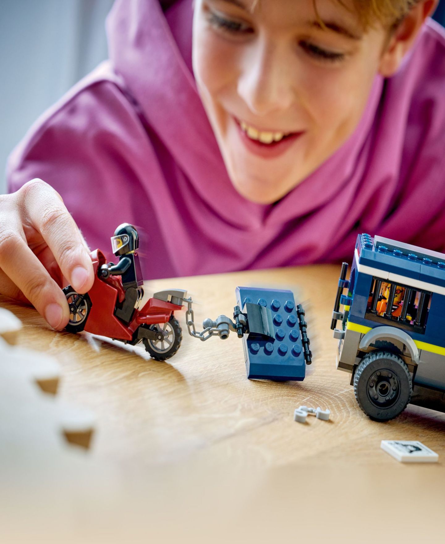 Детские конструкторы LEGO® City Police Prisoner Transport Van Building Toy 60479, 198 Pieces — фото 4