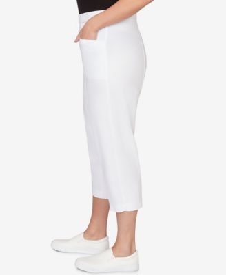 Plus Size The Royal Treatment Relaxed Flat Front Patch Pocket Capri Pants