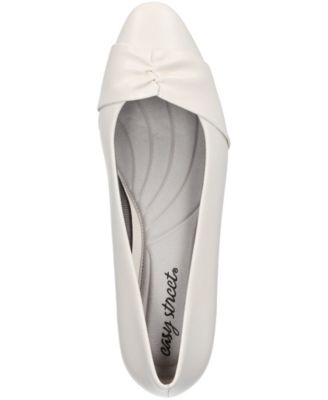 Lyanna Women's Block Heel Pumps