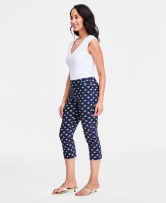 Women's Printed Pull-On Capri Pants