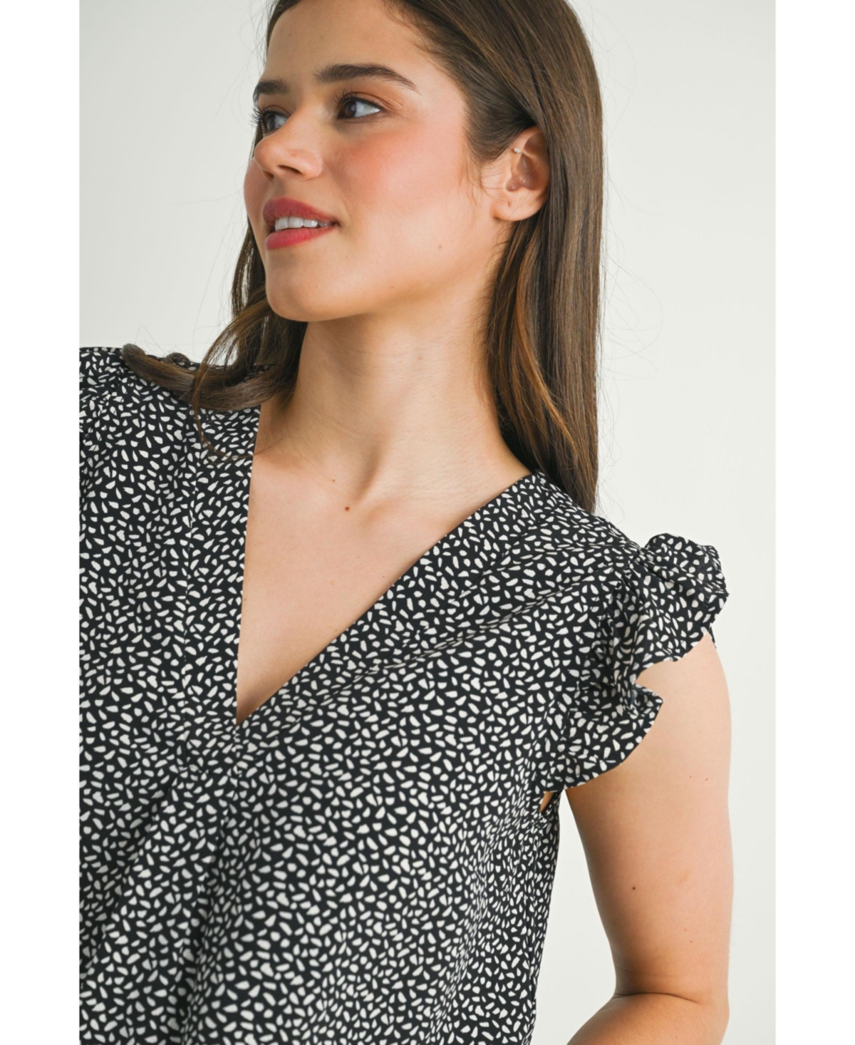 Hello Miz Maternity Women s Printed Flutter Cap Sleeve V-Neck Top