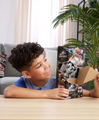 Dino Reveal Deluxe Dinosaur Action Figure Toys