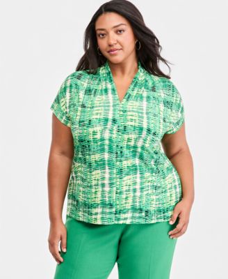 Plus Size Printed V-Neck Short-Sleeve Blouse 