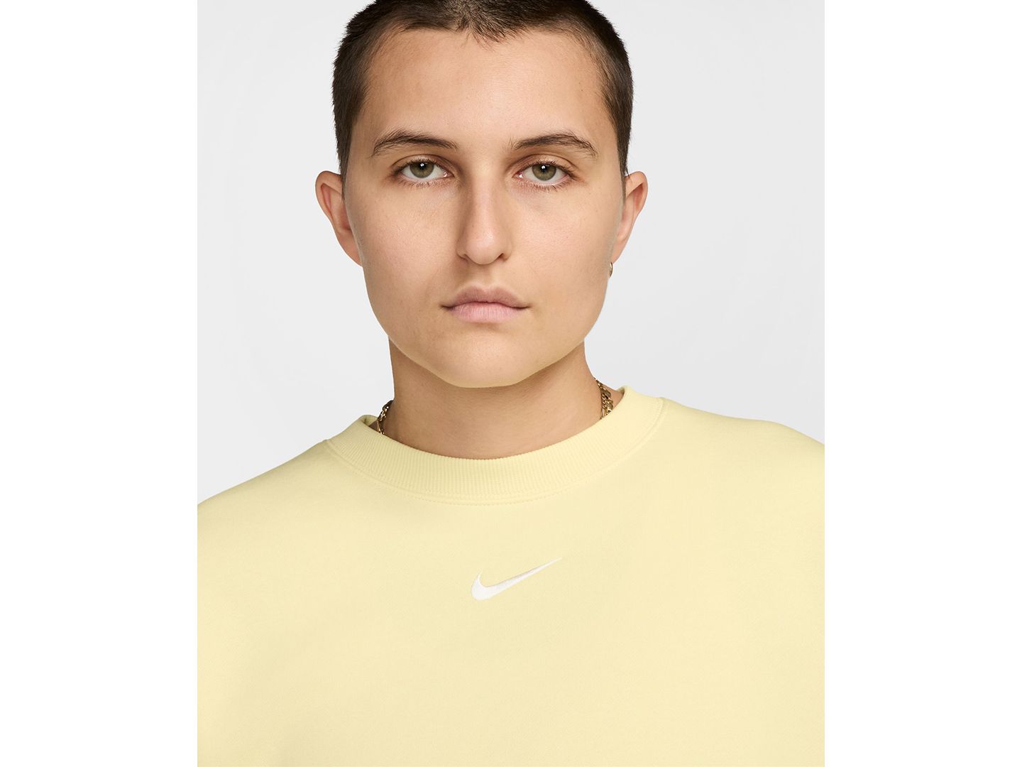 Женская толстовка Nike Sportswear Phoenix Fleece Oversized Crew Neck, цвет: Алебастровый / Молочный — фото 2