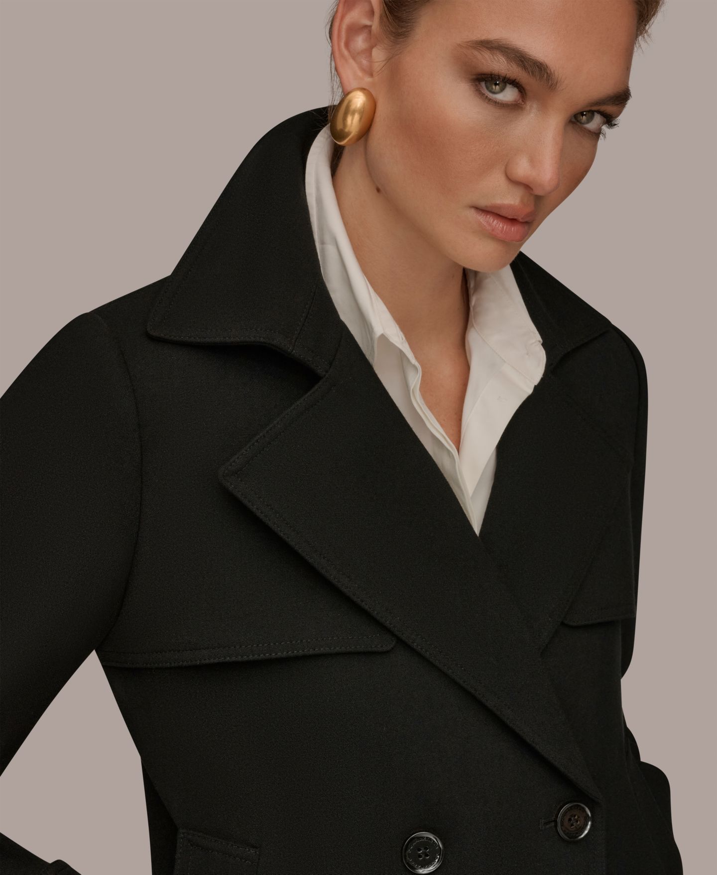 Женское пальто Donna Karan New York Short Crepe Notch Collar Trench, цвет: Чёрный — фото 4