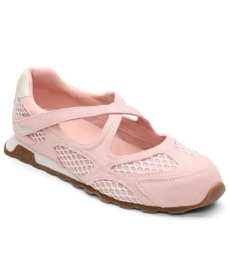 Women's Kore Round Toe Slip-On Sneakers