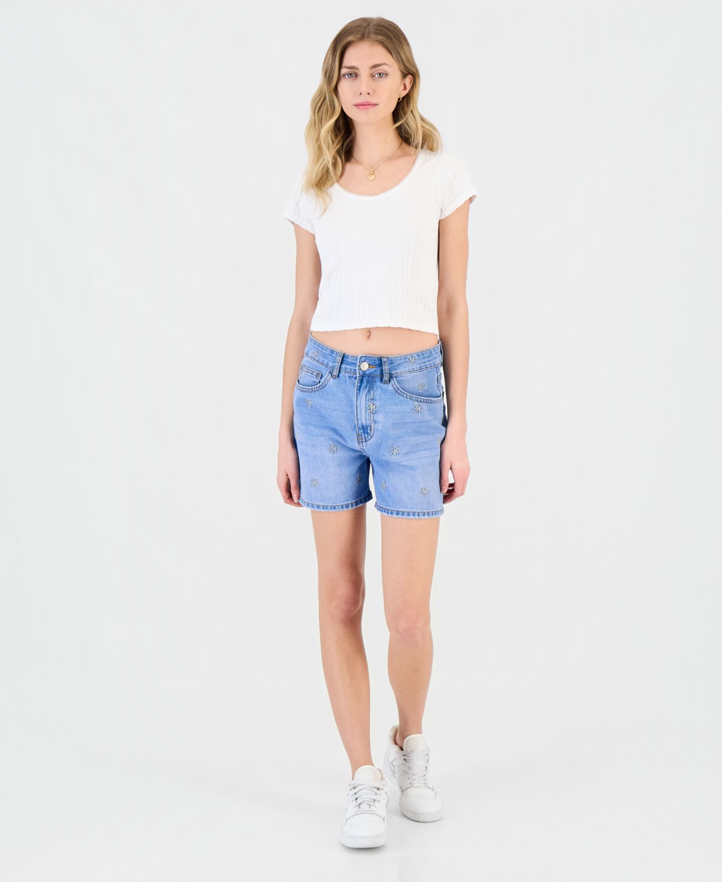 Женские шорты Angel Jeans Juniors' Embroidered Bows Denim Shorts, цвет: Средняя светлая варка — фото 3