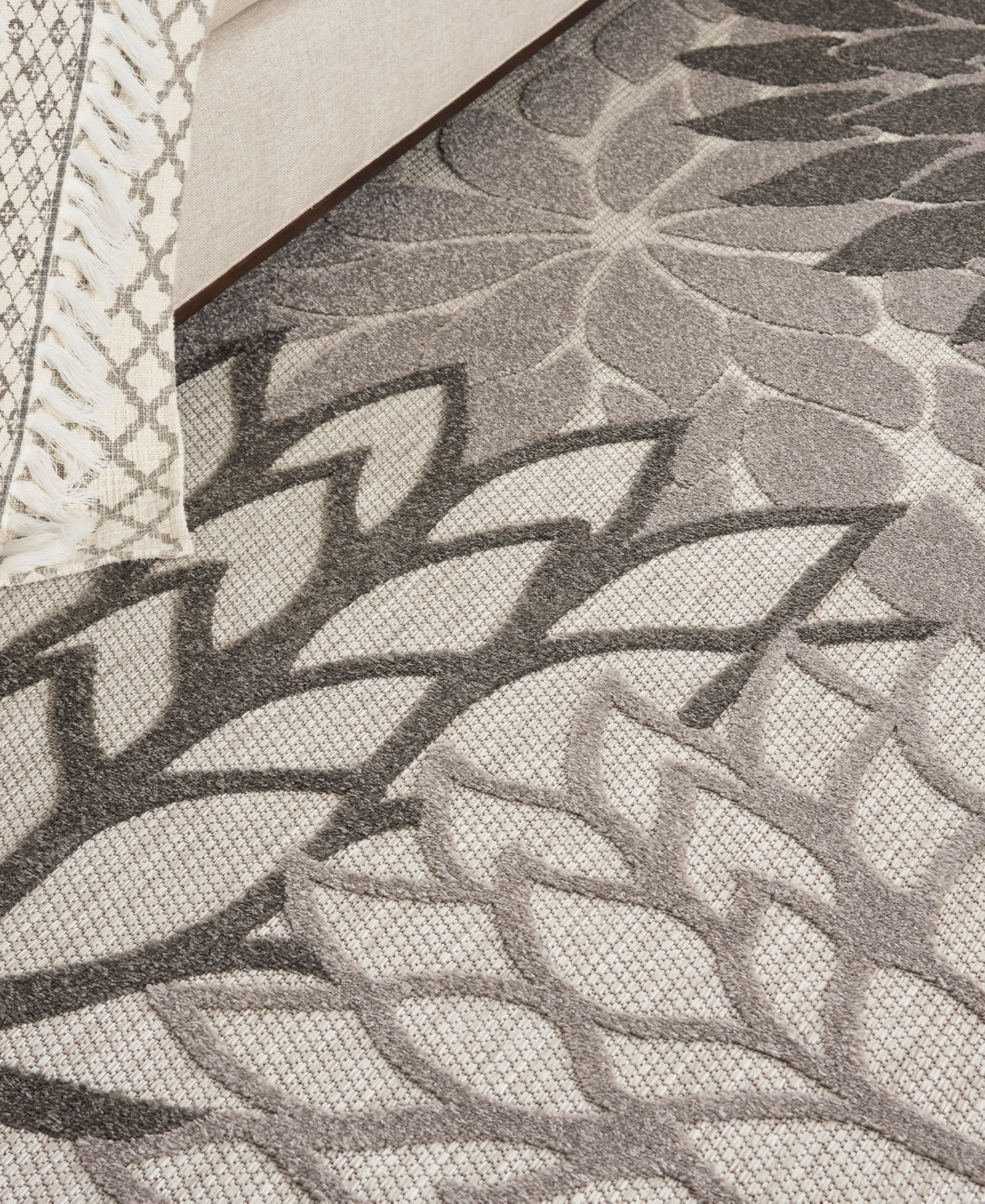 Nourison Home Aloha ALH05 Silver 7' x 10' Outdoor Area Rug