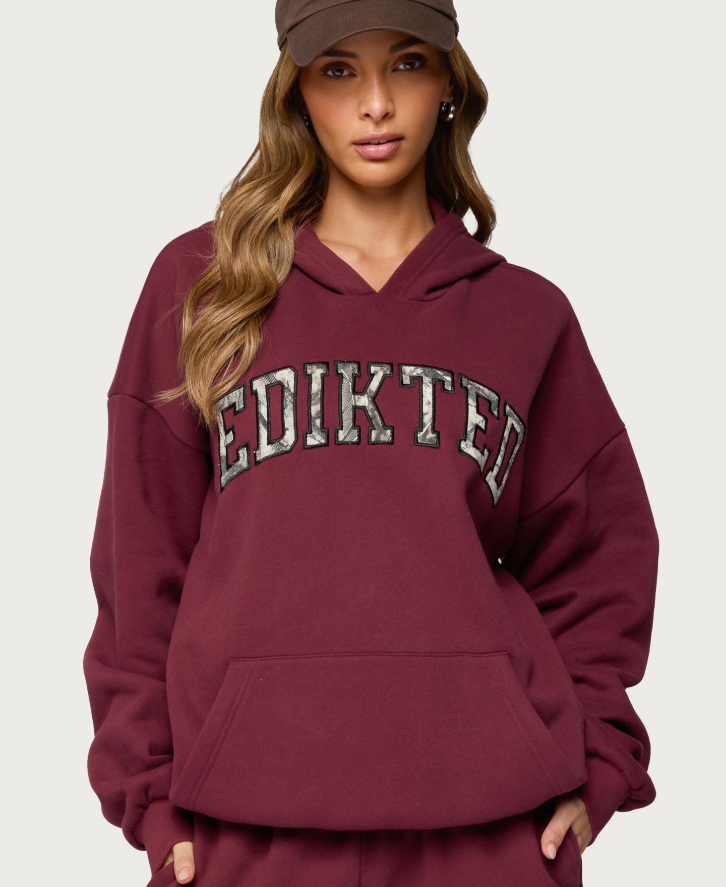 Женское худи Edikted Crush Oversized, цвет: Бордовый — фото 1