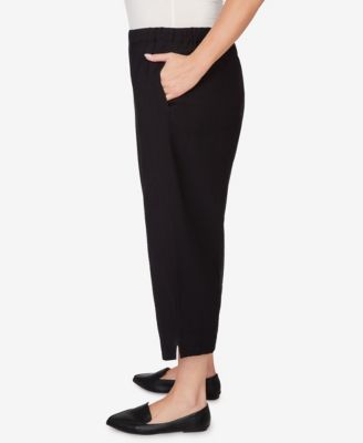 Plus Size Crowd Pleaser Relaxed Pull-On Black Capri Pants