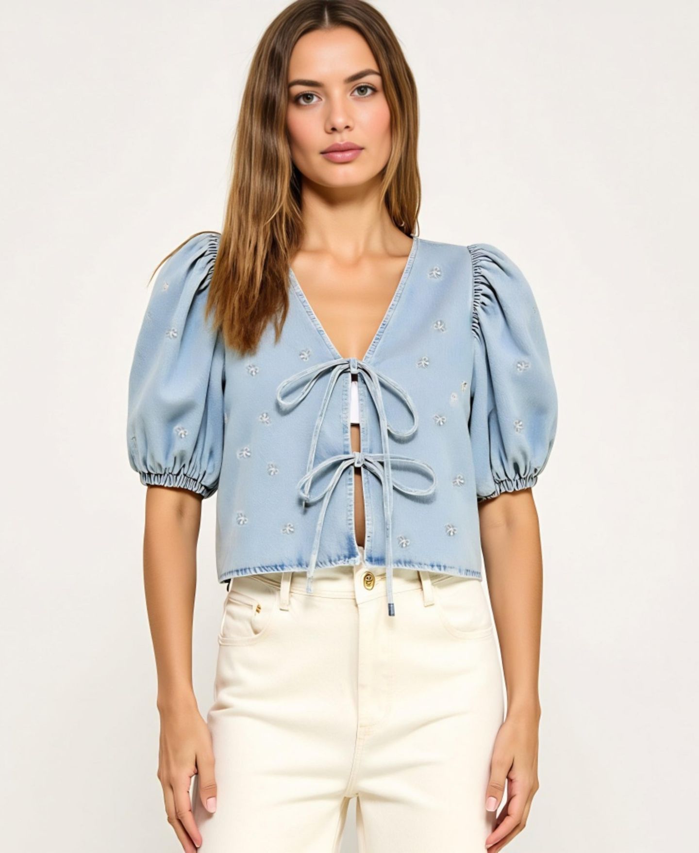 Женский топ Modenaire Embroidered Puff Sleeve V-Neck Tie-Front, цвет: Светлый синий — фото 4