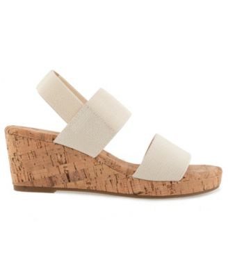 Women's Jakura Flat Sandal.