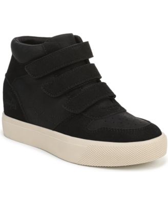 Women's Zest Round Toe Sneakers