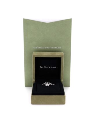 Socrate 3 Flower Pendant Necklace