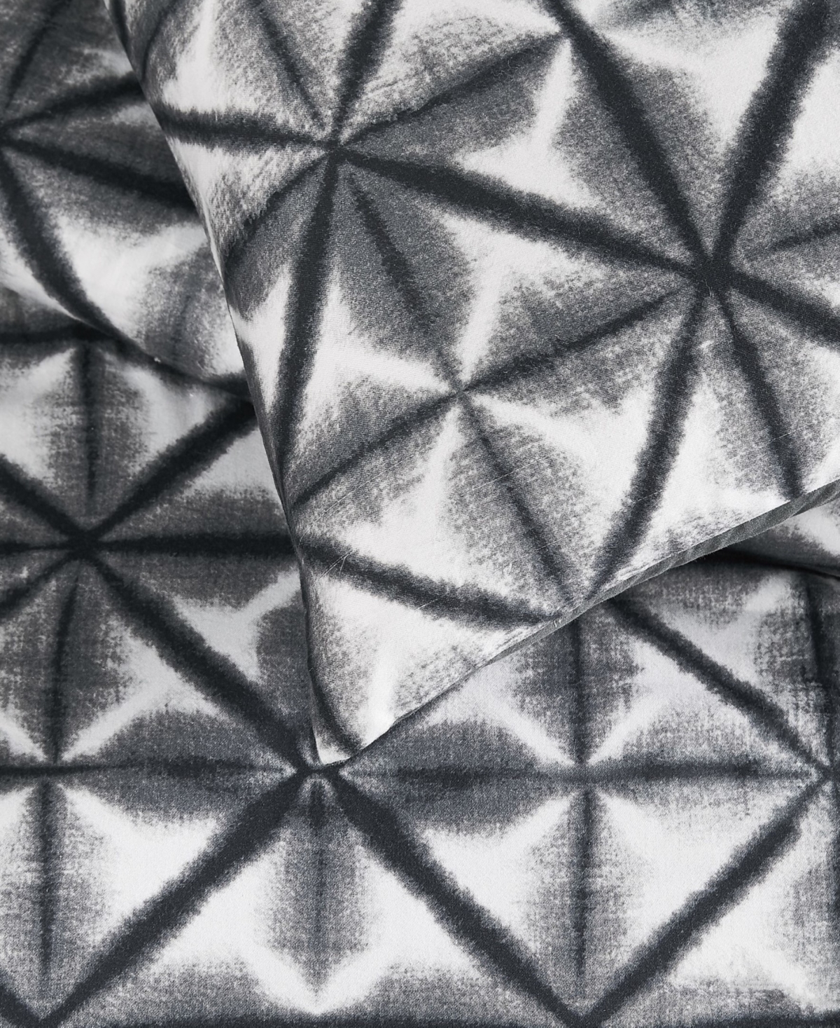 Vince Camuto Classic Shibori 3-Pc. Comforter Set