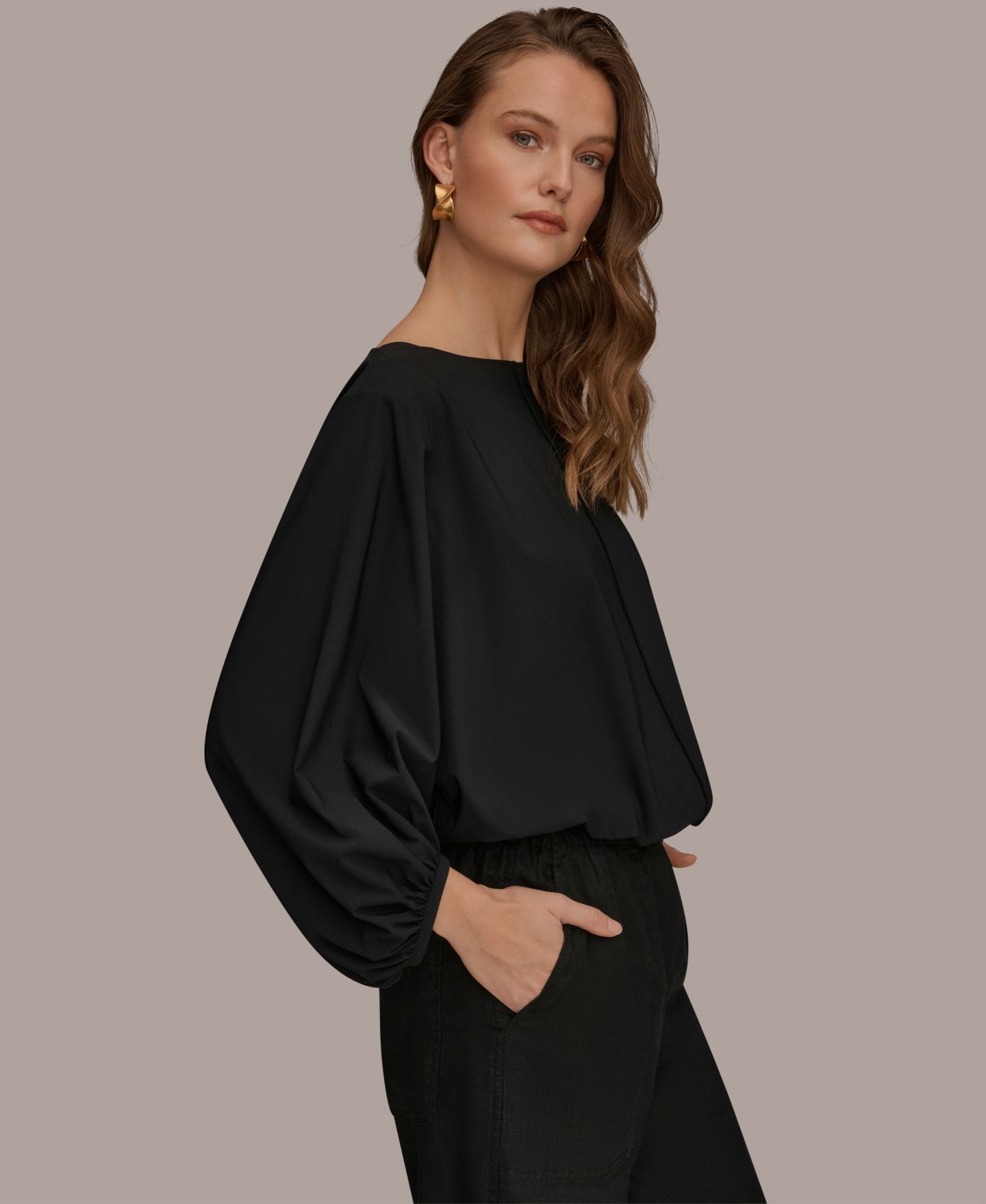 Женская блузка Donna Karan Weekend 4-way Stretch Knit Boat Neck Balloon Sleeve Blouse, цвет: Чёрный — фото 3