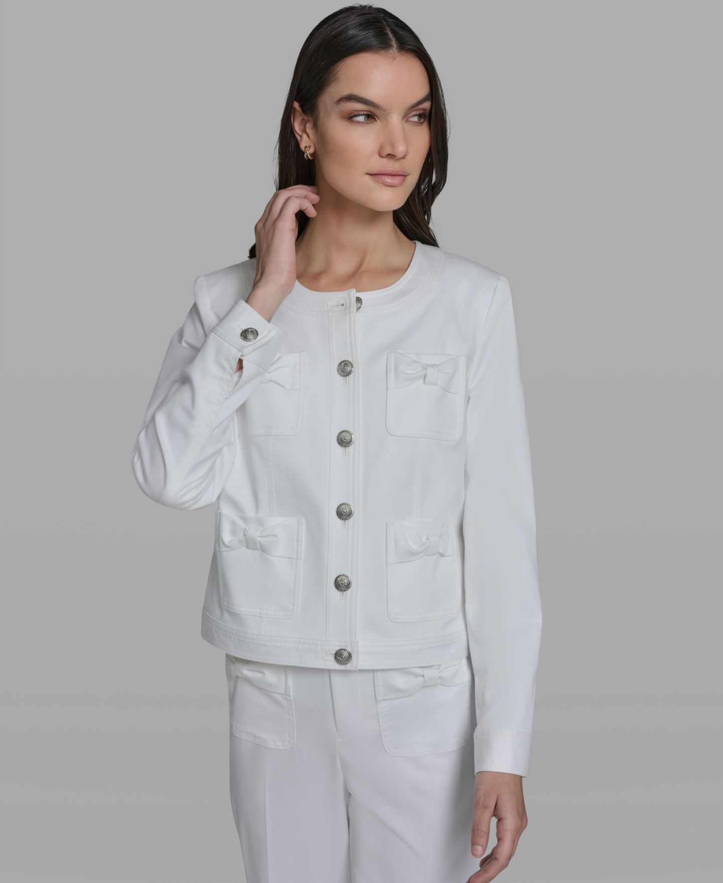 Женская куртка KARL LAGERFELD PARIS Bow Pocket, цвет: Мягкий белый — фото 1